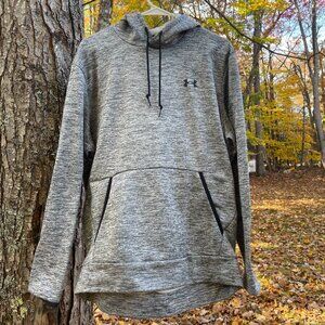 Under Armour Hoodie – Sporty Comfort with Performance Style